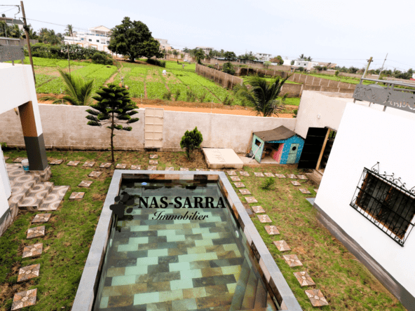Villa avec piscine à louer à Baguida