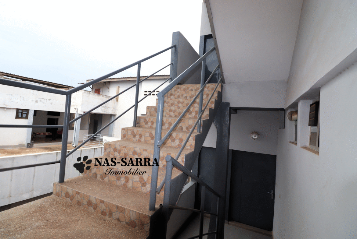 Bureau à louer lomé Agoè téléssou